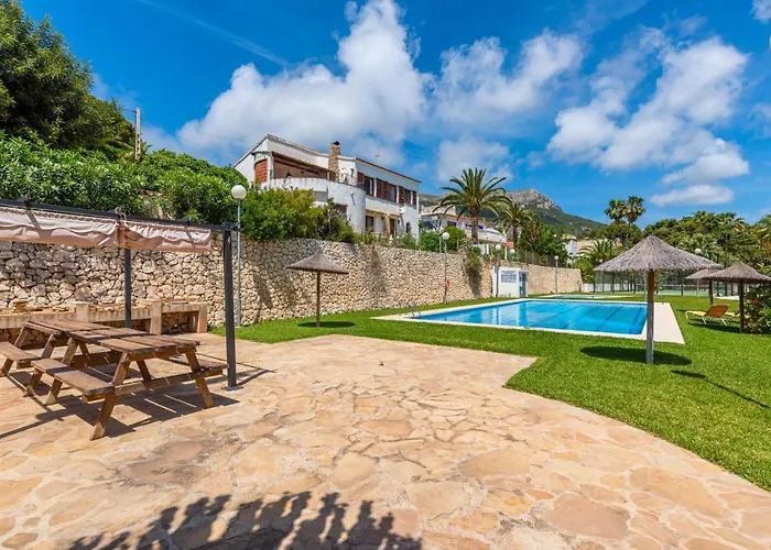 Happy - Plusholidays *